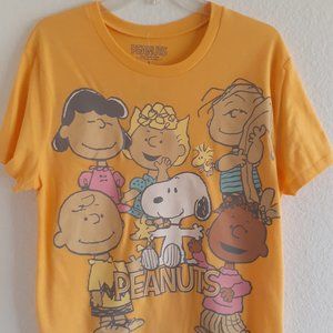 Peanuts T-Shirt Size L - NWT